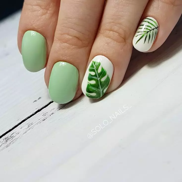 Gently green manicure (34 photos): nail design with lacquer in light green or mint color 24445_13