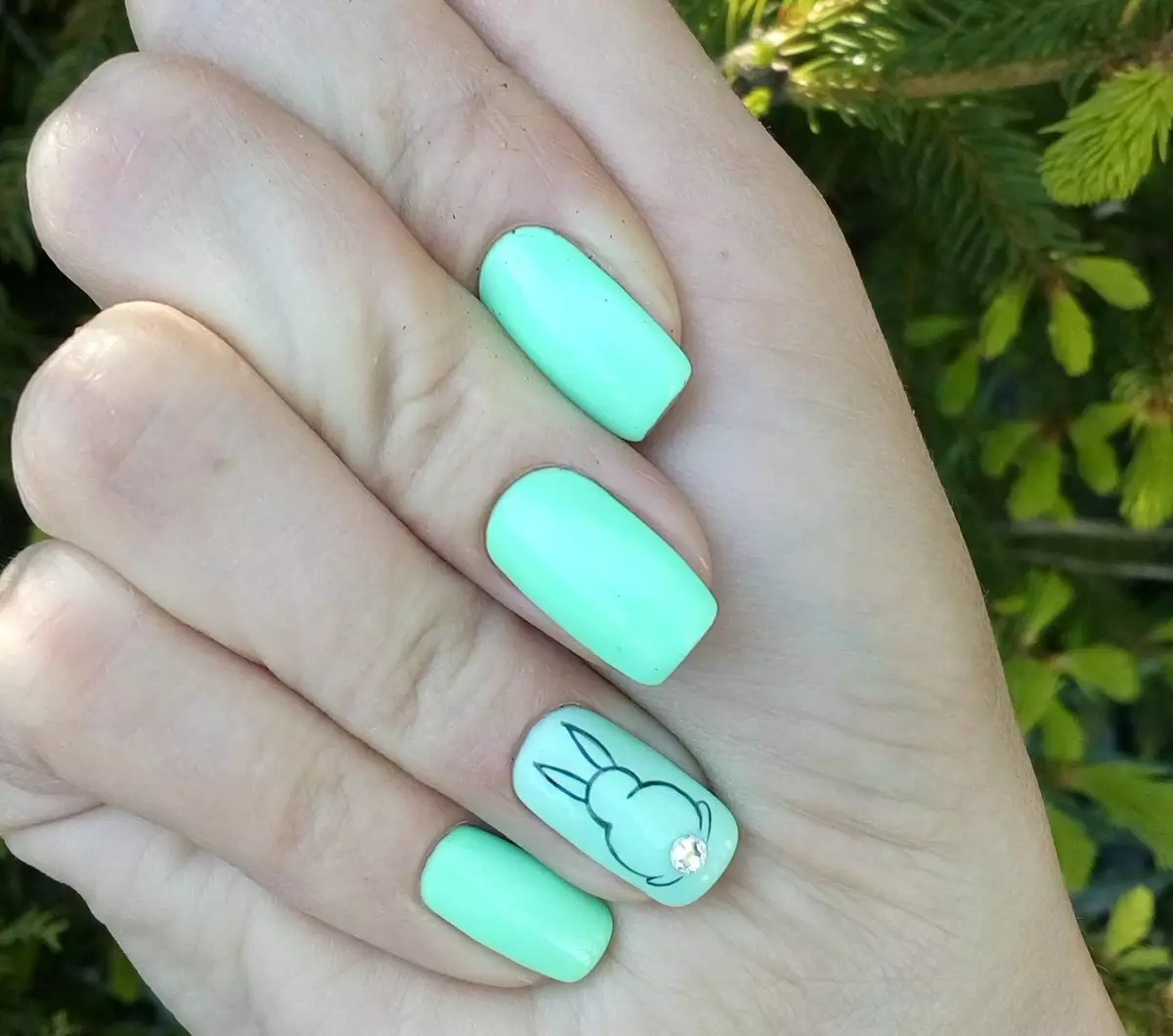 Green Manicure Green (34 foto): Design per unghie con lacca in verde chiaro o colore di menta 24445_21