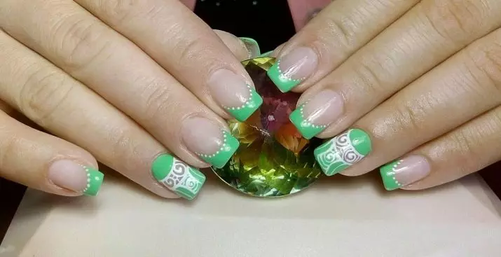 Manicura verde suave (34 fotos): diseño de uñas con laca en color verde claro o de menta 24445_29