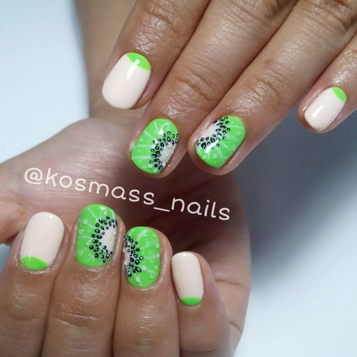 Manicure em cores verdes (38 fotos): características de design de unhas 24447_14