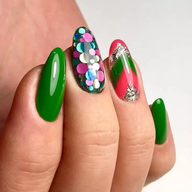 Manicure em cores verdes (38 fotos): características de design de unhas 24447_30