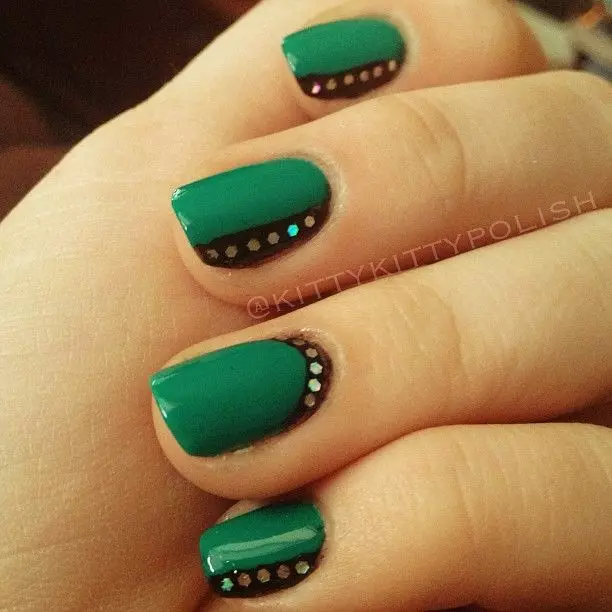 Manicure em cores verdes (38 fotos): características de design de unhas 24447_6