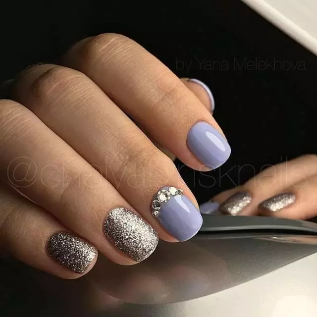 Manucure bleue avec argent (37 photos): gris-bleu design des ongles 24457_18