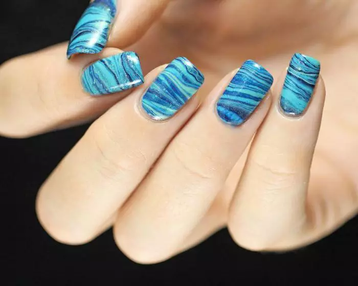 Manucure bleue avec argent (37 photos): gris-bleu design des ongles 24457_30