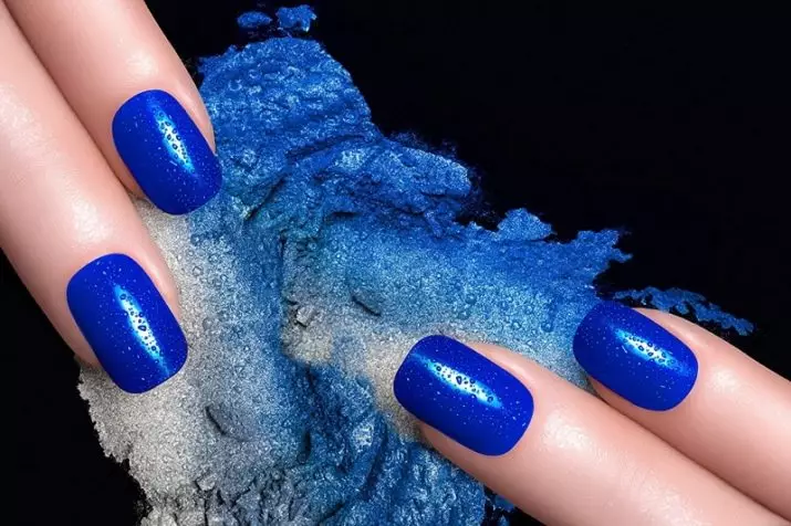 כחול מניקור (125 תמונות): רעיונות שיפוע עבור ציפורניים ארוכות על הידיים של זלן כחול לכה 24459_125