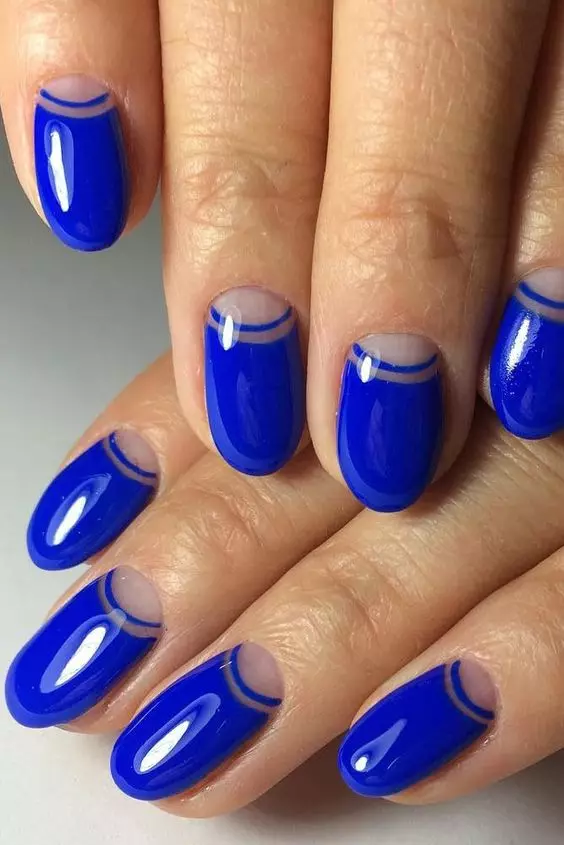 Franch bleu sur les ongles (51 photos): manucure française avec motif et motif, conception dans la laque, les idées et leur mode de réalisation de gamma blanc bleu 24461_18