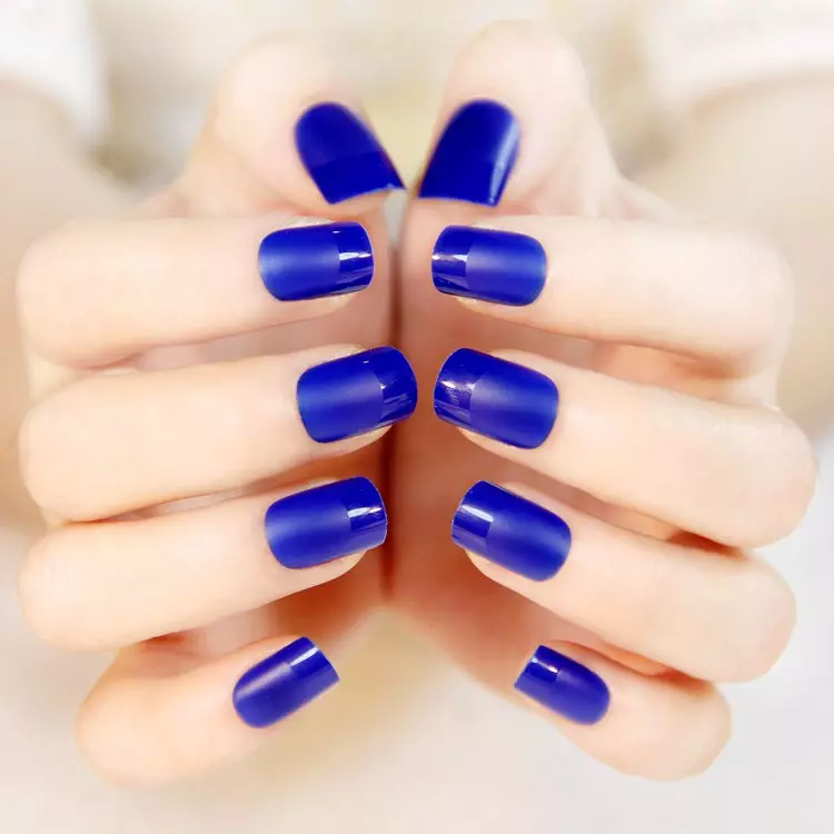 Franch azul em unhas (51 fotos): Manicure francês com padrão e padrão, design no branco-azul-gama gel laca, idéias e sua forma de realização 24461_19