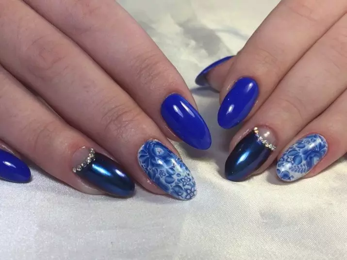 Franch azul em unhas (51 fotos): Manicure francês com padrão e padrão, design no branco-azul-gama gel laca, idéias e sua forma de realização 24461_28