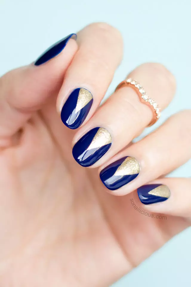 I-Blue Franch On Nails (Izithombe ezingama-51): IsiFulentshi Manicure ngephethini nephethini, design ku-White-Blue Gamma Gel Lacquer, Imibono kanye Nombontime 24461_5
