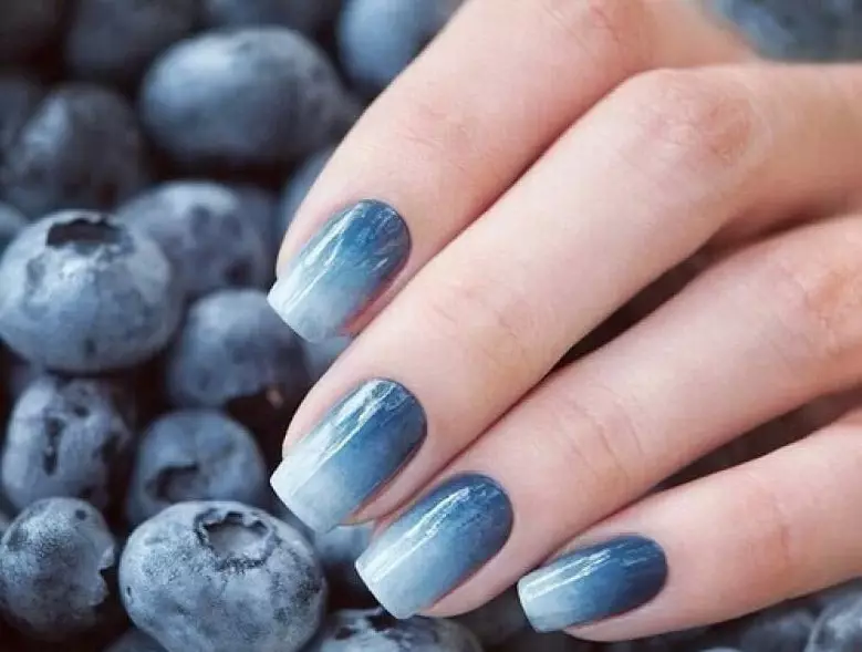 Blue Manicure (102 myndir): Fallegt manicure af bláum lit með glitrum og teikningum, hugmyndum og hönnun nýjungar 24466_54