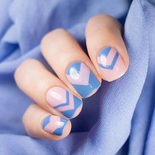 Manicure Blue kun Rozkolora (35 fotoj): Najla dezajno kun brila glazuro 24469_14