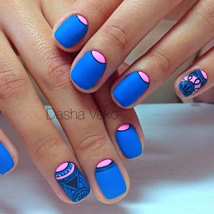 Manicure Ubururu hamwe na Pink (Amafoto 35): Igishushanyo mbonera gifite imisumari 24469_19