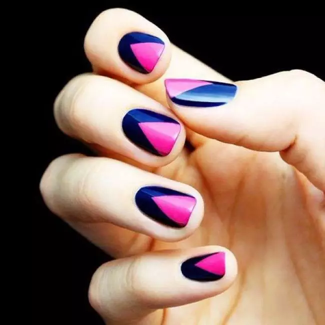 Manicura azul con rosa (35 fotos): deseño de uñas con verniz brillante 24469_7