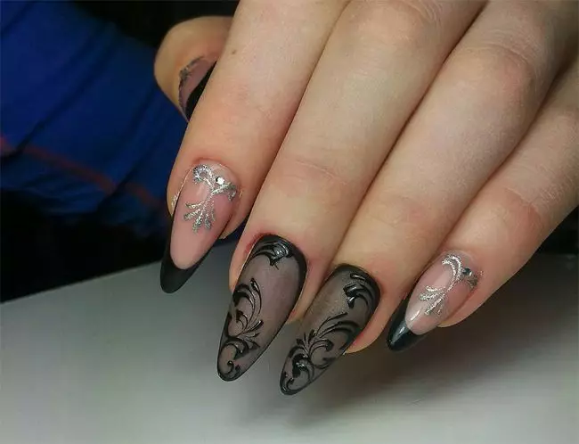 Preto Manicure Franch com padrão (23 fotos): design de manicure francesa em unhas quadradas 24472_23