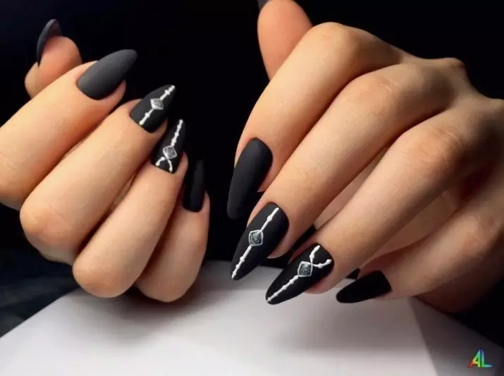 ongles longs noirs (33 photos): idées de manucure avec vernis noir 24481_2