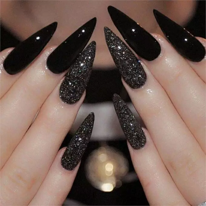 Black long nails (33 photos): manicure ideas with black varnish 24481_6