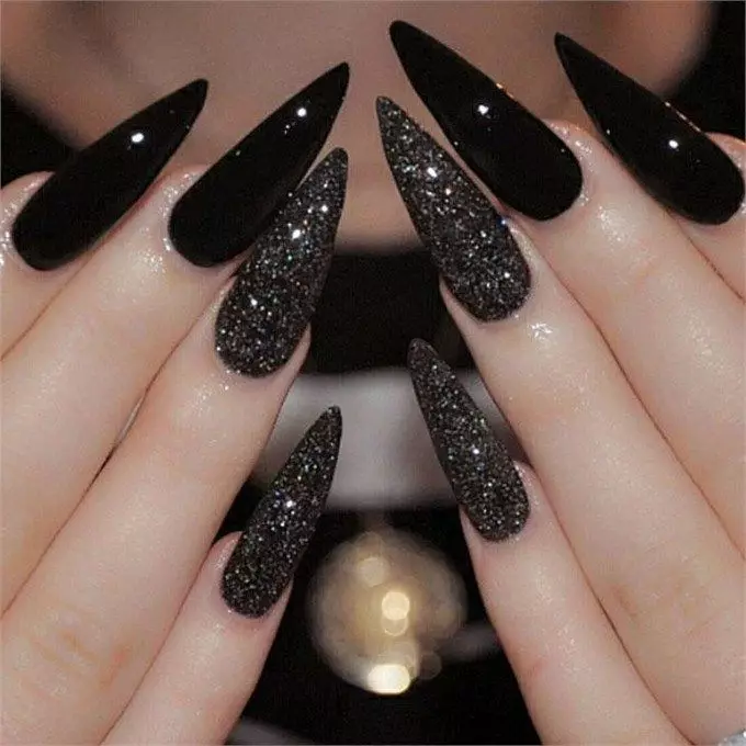 Black Long Nails (33 myndir): manicure hugmyndir með svörtum lakki 24481_6