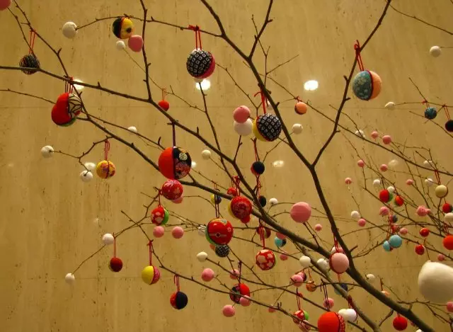 Nytt år i Japan: Vad är numret firar det nya året på den japanska kalendern? Vilka traditioner av firande? Vad pryder japanerna hemma? 24558_23