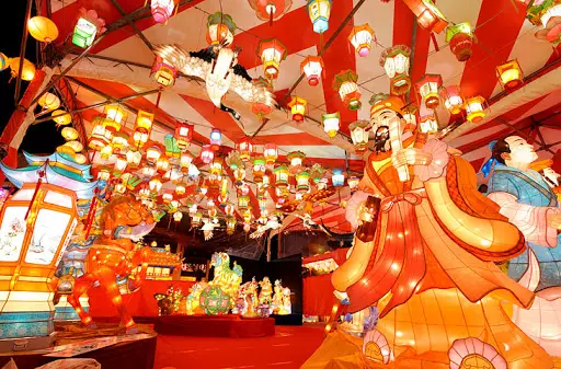 Нова година в Япония: Какво е новата година на японския календар? Какви традиции на празника? Какво японската красят у дома? 24558_9