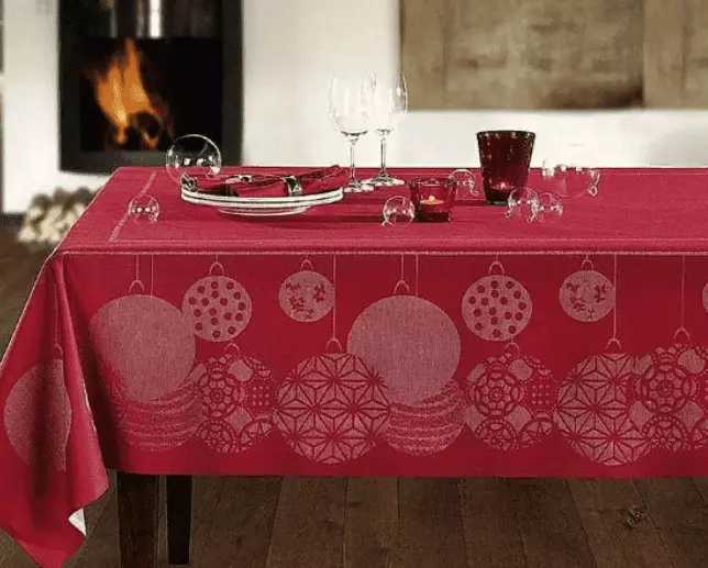 Novogodišnji stol (71 fotografije): Kako ga ukrasiti za novogodišnje voće? Ostala ukrasa za dizajn stola, ideje i lijepih elemenata dekor 24562_28