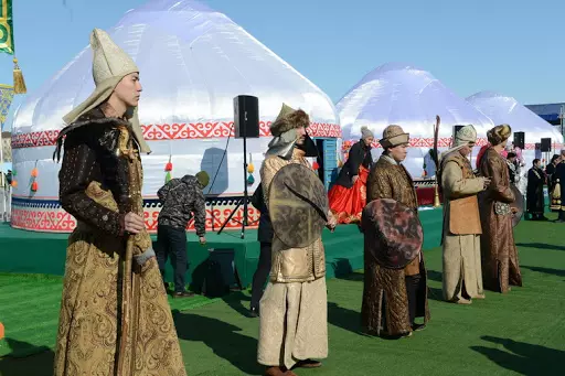 哈萨克新年：如何在哈萨克斯坦庆祝新年的假期？有多少哈萨克斯休息？在假期的传统和习俗 24567_10