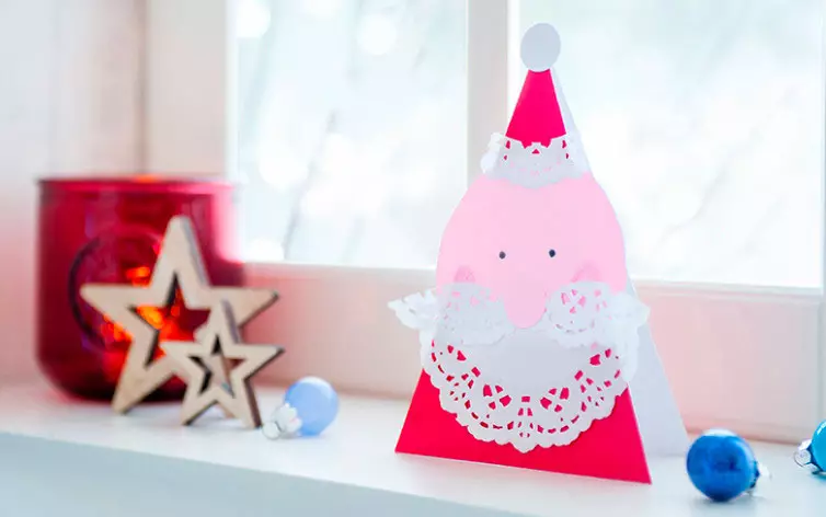 新年の紙のおもちゃ：あなた自身の手で新年のためにクリスマスツリーにボールを作る方法は？折り紙、体積紙のおもちゃの宝石類 24576_28