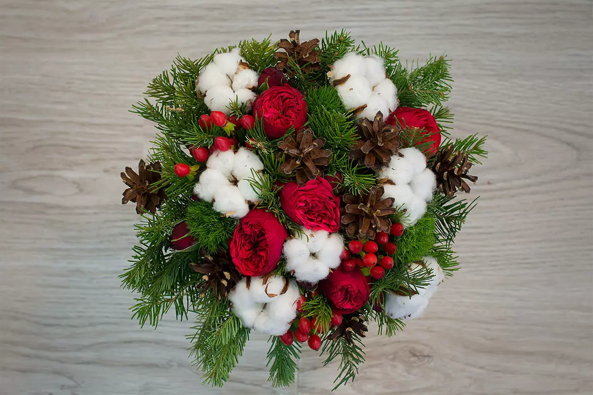 Bouquets de Año Nuevo (41 fotos): desde caramelos y flores, frutas y otros para el Año Nuevo, recolecte hermosos ramos sobre la mesa con sus propias manos 24585_7