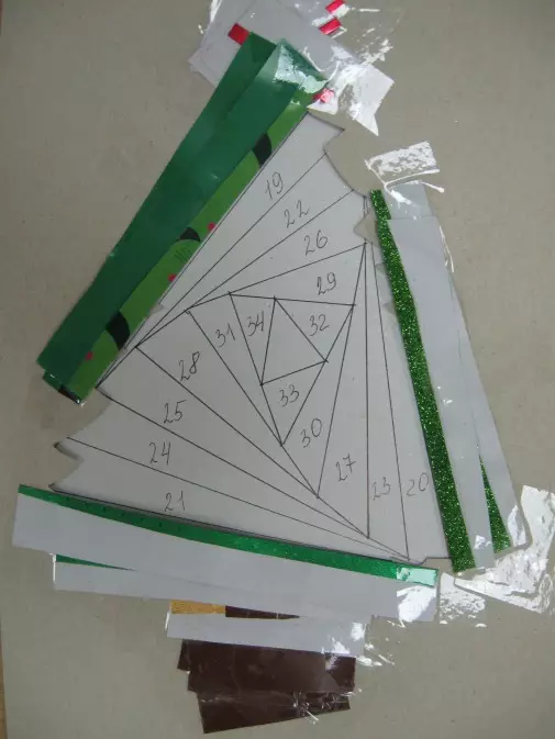 Iris Folding (52 photos): Qu'est-ce? Schémas et modèles, des techniciens et des classes de maître de fabrication de cartes, les plus intéressants artisanat 24592_27