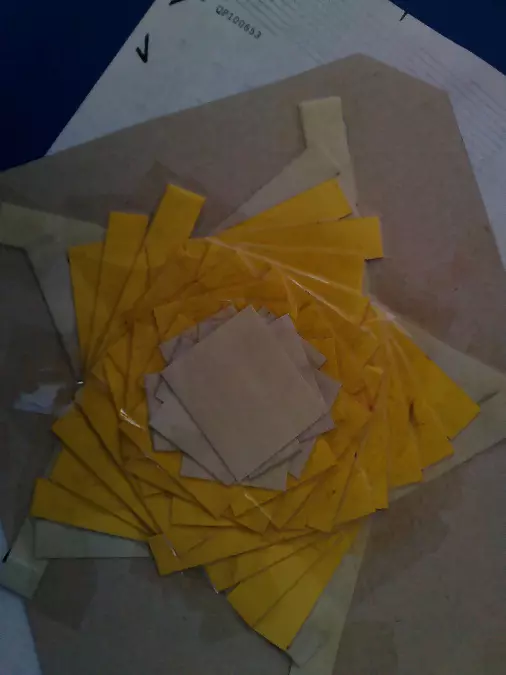 Iris Folding (52 foto's): Wat is dit? Skemas en templates, tegnici en meesterklasse van kaarte, die interessantste handwerk 24592_40