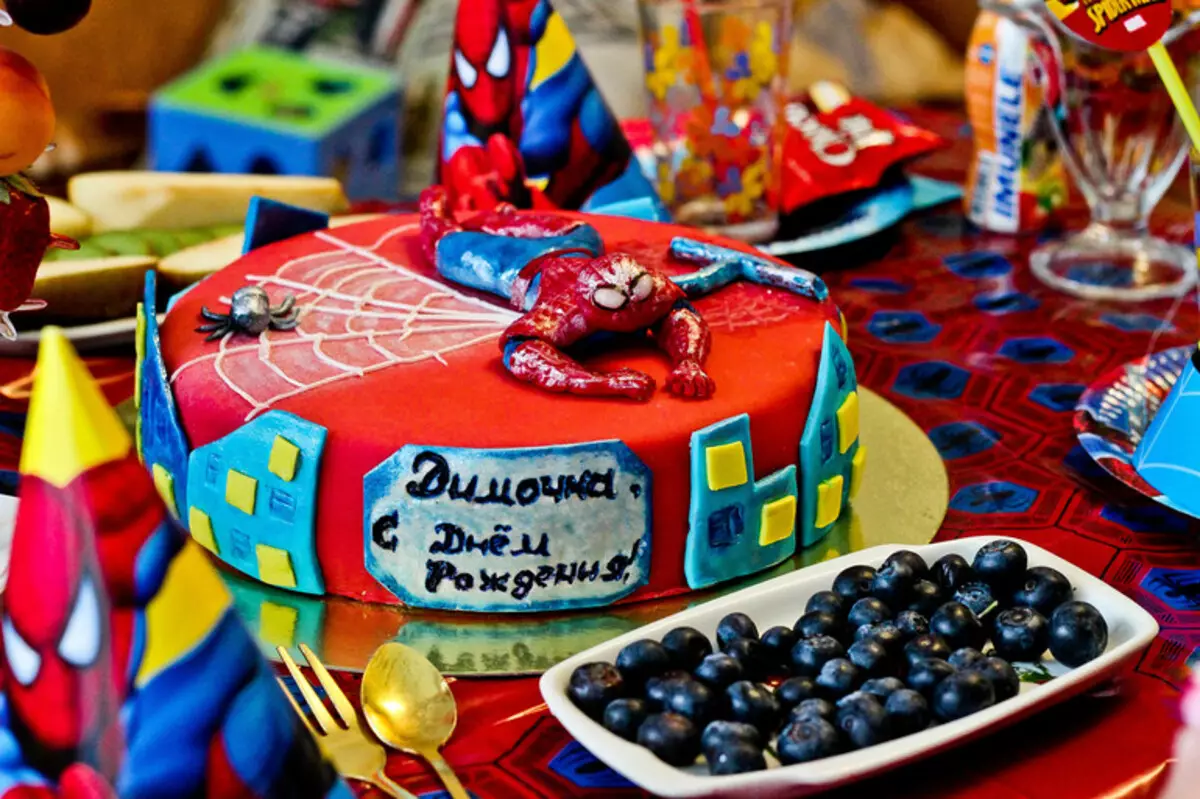 Игры на 2 день рождения мальчику. День рождения в стиле человек паук. Тематика дня рождения для мальчика 8 лет. Торт в стиле человек паук.