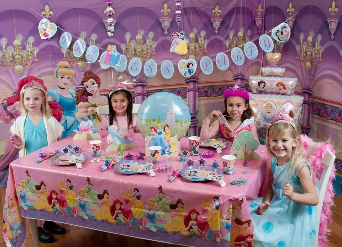Girls bursdagskript 7 år: Konkurranser og spill. Hvordan feire hjem barnas bursdag? Morsomme ideer, morsomme og morsomme emner 24600_11