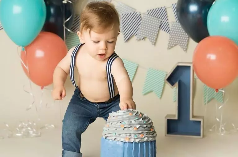 생일 장식 1 년 생일 : 아기의 방을 자신의 손으로 장식하는 방법? 아이디어 장식 어린이 휴가 가정 24611_5
