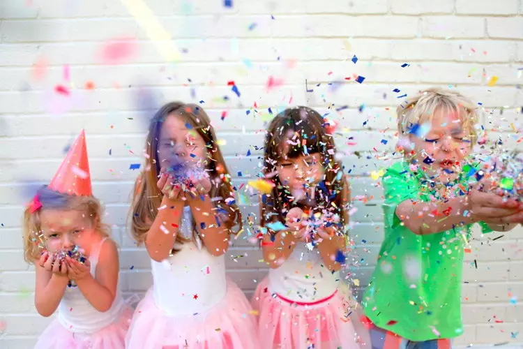 Decoración de aniversario para o neno: como decorar a sala con bolas para un neno de 2 a 3 anos de idade, 4-5, 6-7 e 8-10 anos? 24617_9