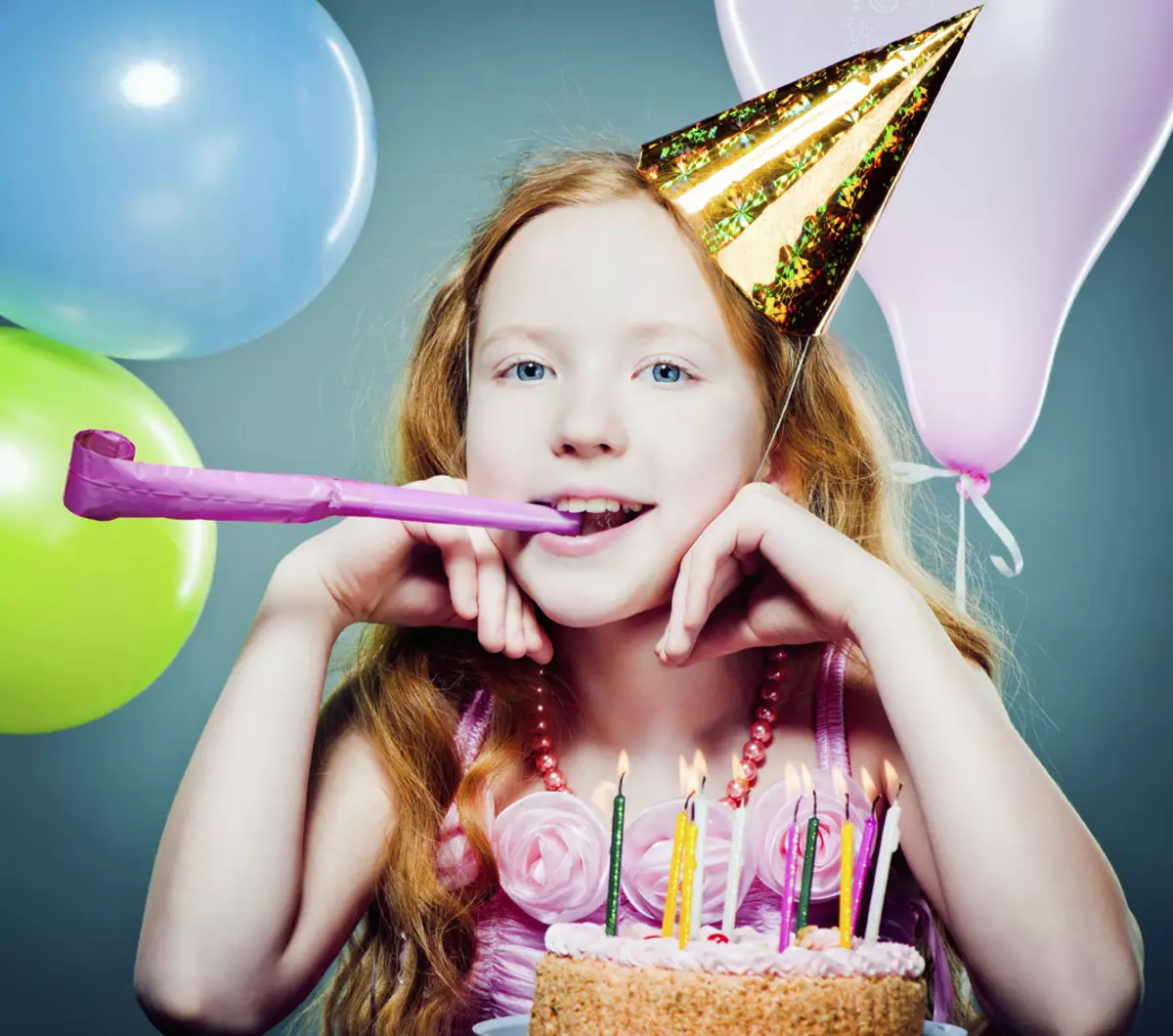 Рожден ден скрипт момичета на 11 години: състезания и игри у дома с приятели. Как да празнуват празник на детето? Смешни идеи празник в апартамента 24627_27