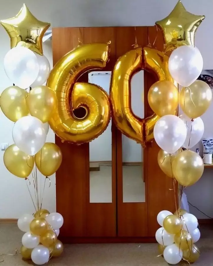 La décoration de la salle avec des balles à l'anniversaire: pour une femme et des hommes sur un anniversaire de 50 et 60, 30 et 35 ans, 70 ans et dans d'autres dates de ballons 24641_10