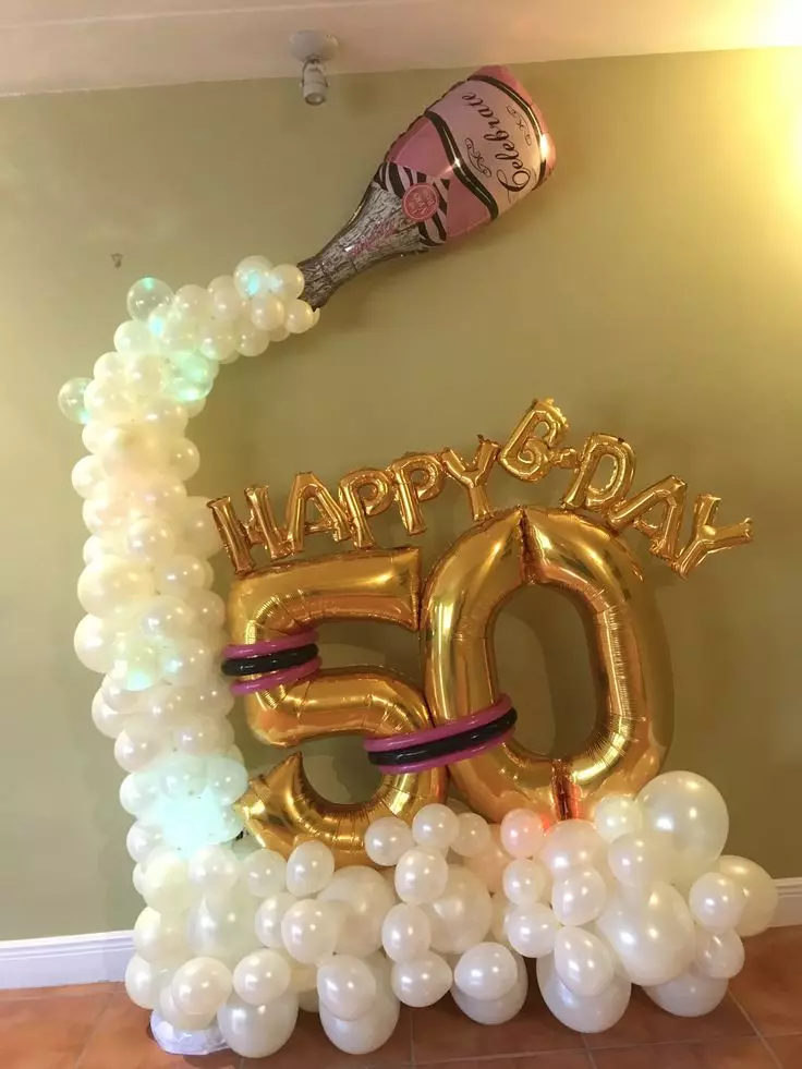 Dekoracija dvorane s loptima na godišnjicu: za ženu i muškarce na godišnjicu 50 i 60, 30 i 35, 70 godina iu drugim datumima balona 24641_44