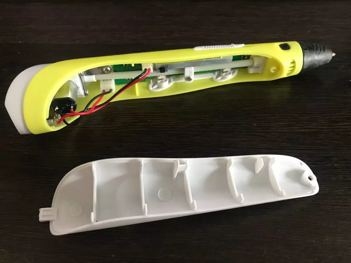 Ayusin ang 3D Pens: Bakit hindi ito pagkaantala ng plastic at hindi gumagana? Paano i-disassemble ang isang hawakan kapag hindi ito i-on? Paano ayusin ito kung ito ay kumakain? 24656_9