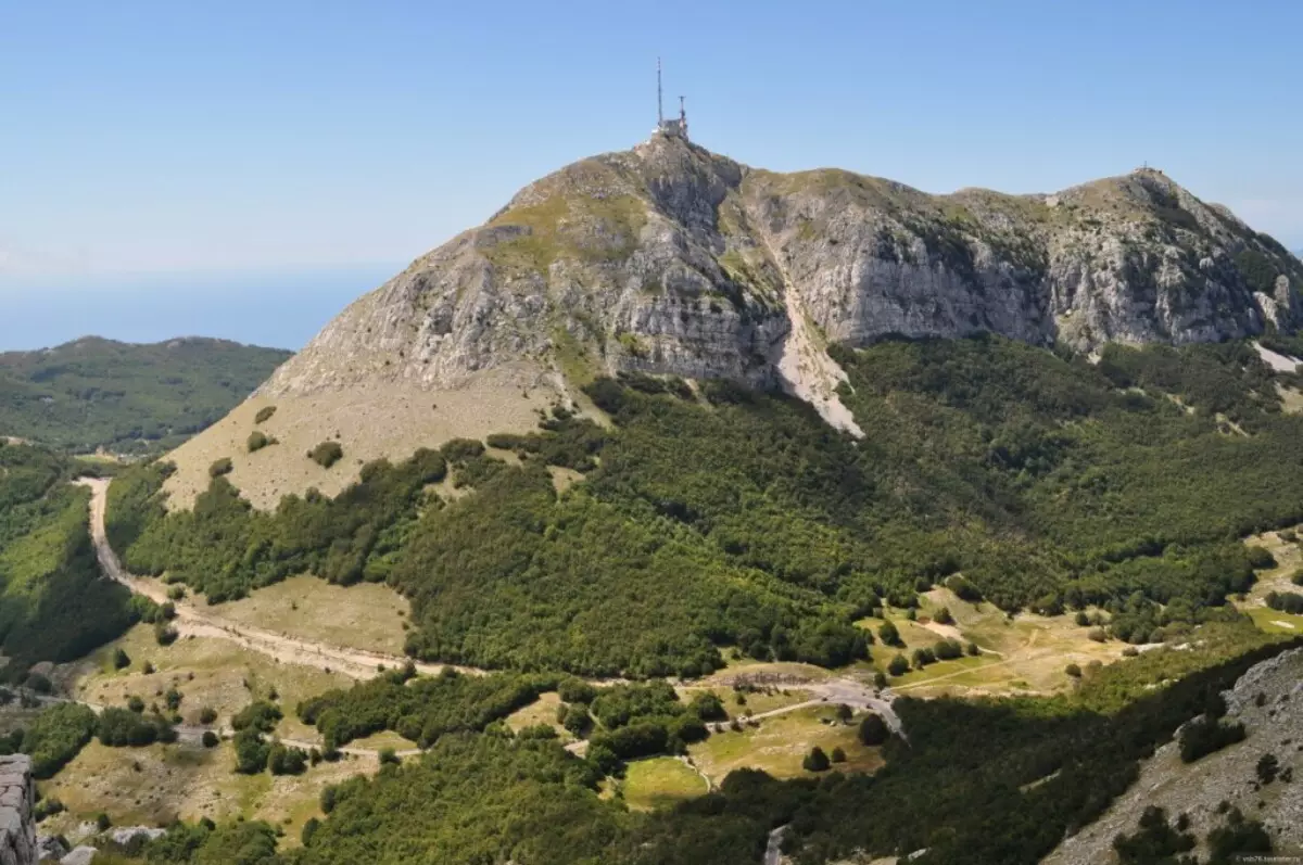 Lovechen (46 fotos): Descripció de el Parc Nacional de Montenegro, les característiques de l'Mausoleu de Nesha. l'altura de la muntanya 24667_19