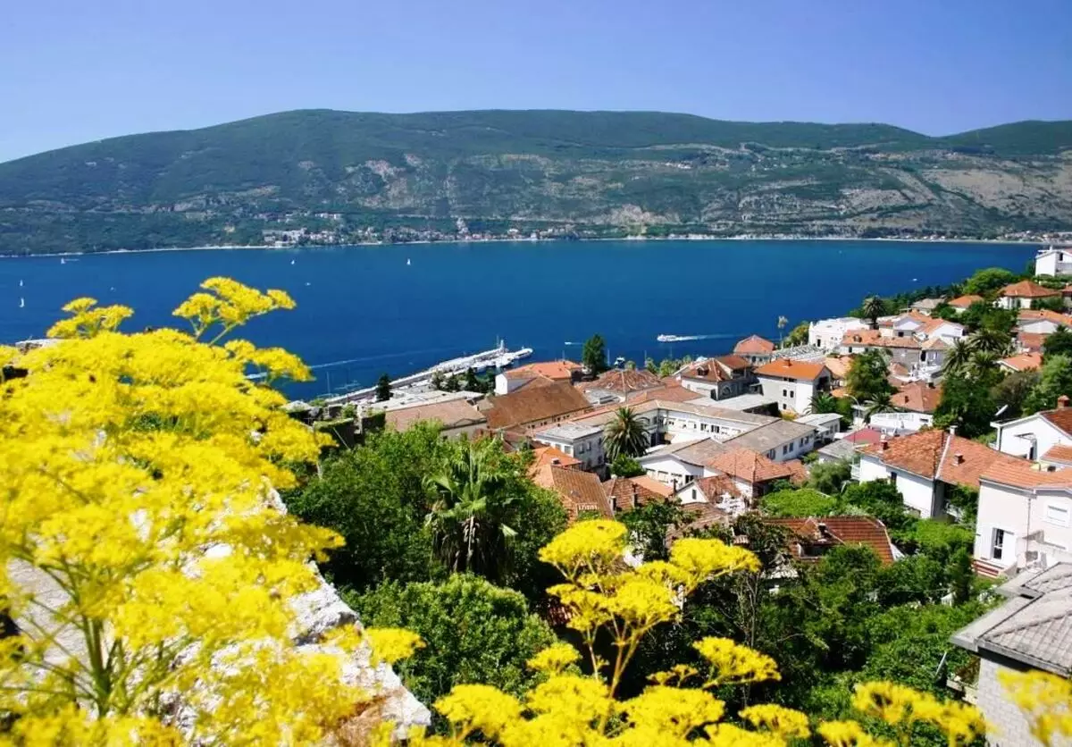 Qytetet e Malit të Zi (57 foto): qytetet më të bukura dhe më të njohura në bregun e detit, një listë e qyteteve të mëdha në thellësitë e vendit 24670_27