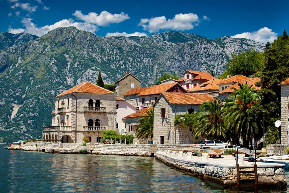Qytetet e Malit të Zi (57 foto): qytetet më të bukura dhe më të njohura në bregun e detit, një listë e qyteteve të mëdha në thellësitë e vendit 24670_9