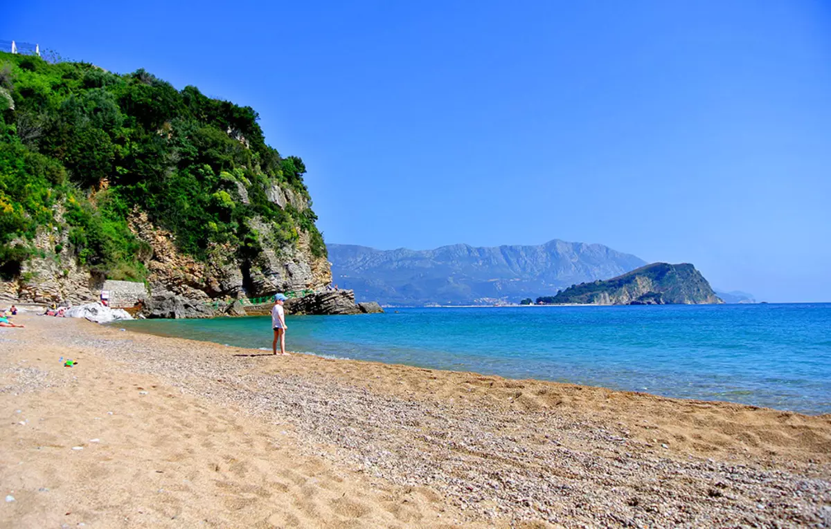 Plaj yo pi byen pou rekreyasyon ak timoun nan Montenegwo (39 foto): Deskripsyon Sandy ak lòt plaj 24672_11