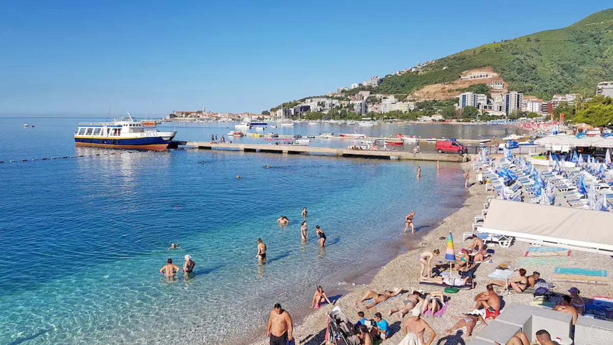 Pantai pangalusna pikeun rekreasi sareng murangkalih di Montenegro (39 poto): Katerangan Sandy sareng pantai sanés 24672_18