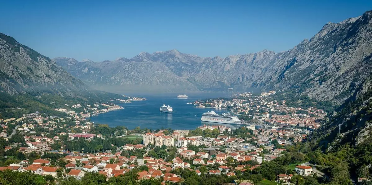 Pemandangan Tivat (66 Foto): Porto Montenegro lan papan sing menarik ing Montenegro. Ngendi lan apa sing bakal ditonton ing mangsa? 24676_14