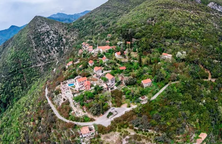 Dengên Tivat (66 wêne): Porto Montenegro û deverên din ên balkêş ên li Montenegro. Ku biçin û çi di zivistanê de temaşe bikin? 24676_54