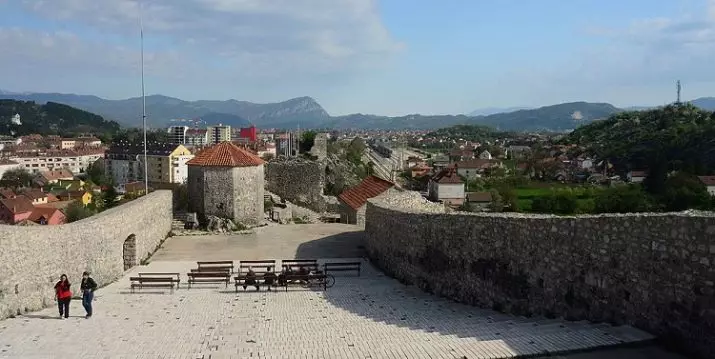 Niksich: Ponte Tsarev e outras atraccións da cidade de Montenegro. O tempo en Niksche no verán e no inverno 24679_24