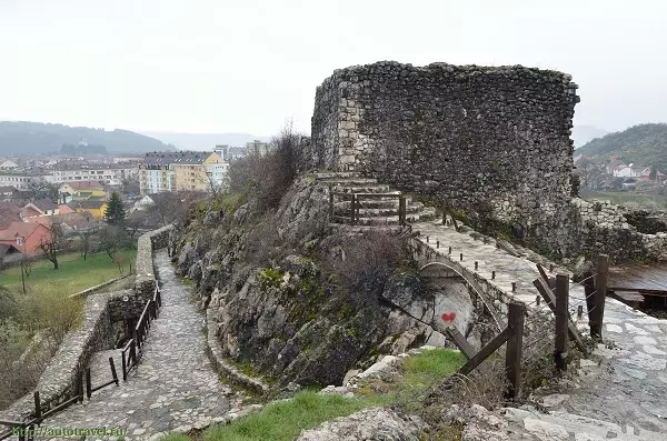 Niksich: Tsarev Bridge y otras atracciones de la ciudad de Montenegro. Tiempo en Niksche en verano e invierno 24679_25