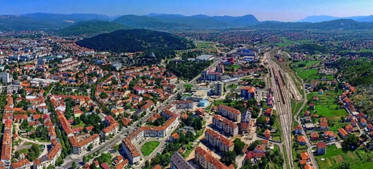 Niksich: Tsarev Bridge y otras atracciones de la ciudad de Montenegro. Tiempo en Niksche en verano e invierno 24679_8