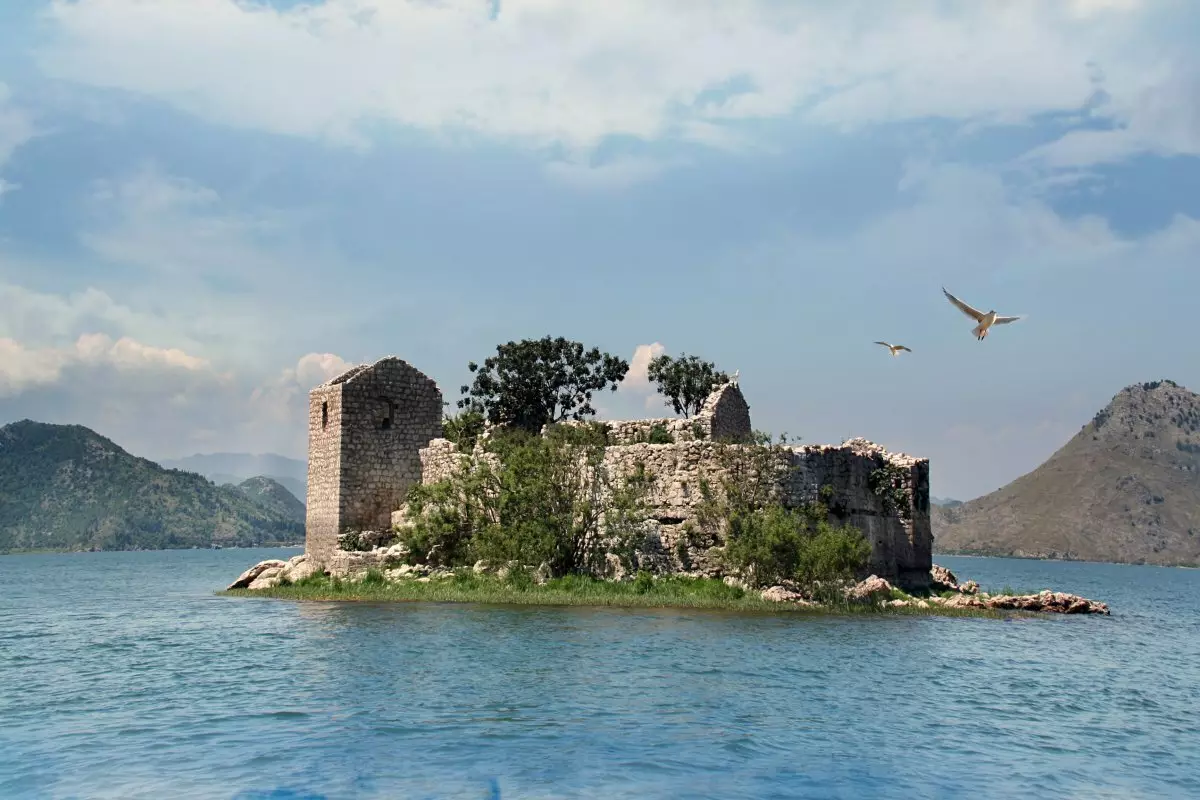 Sutomore (72 фотографии): карактеристики Времето во Црна Гора. Која плажа да избере туристи? Опис на атракции. Осврти 24684_13