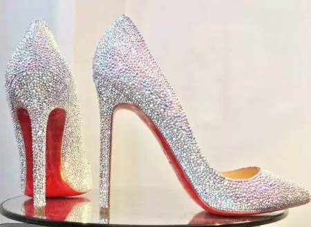 Buty z cyrkonami (59 zdjęć): Modele z Swarovski na pięcie i bez 2470_17