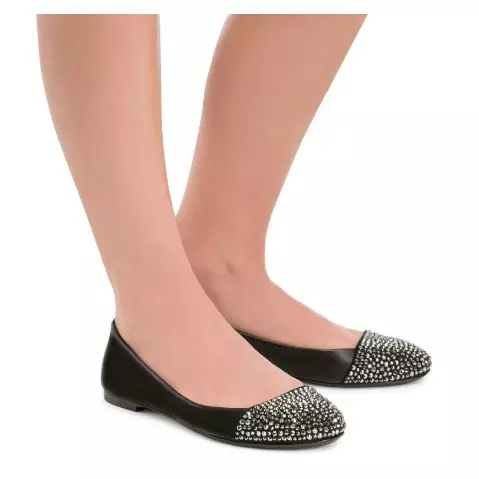 Pantofi cu pietre (59 fotografii): Modele cu Swarovski pe un călcâi și fără 2470_6